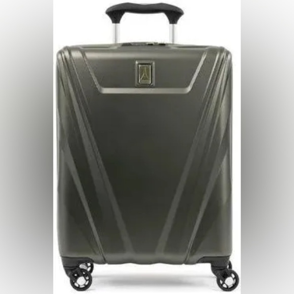 TravelPro Maxlite 5 20 inch International Hard Sided Carry On